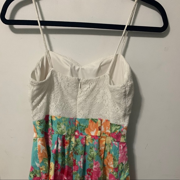 White lace and pink dress - Picture 2 of 3